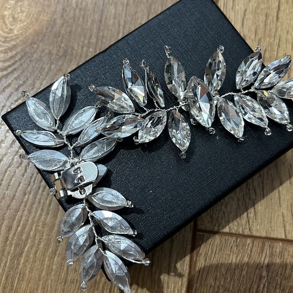 Jewelled bling wedding shoe clips - Picture 5 of 6